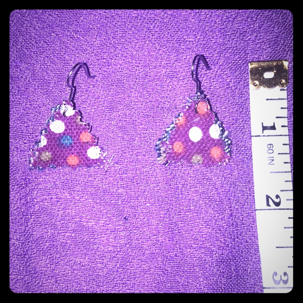 Handmade Triangle earrings - Picture 3 of 3